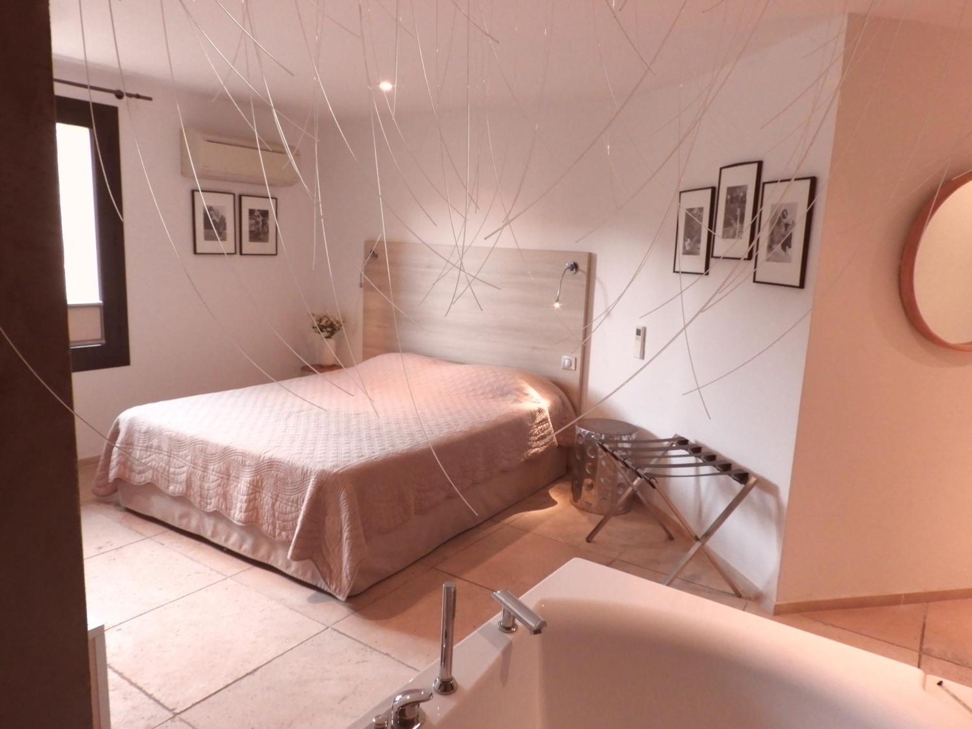 Chambres Du Vieux Bistrot Cabrières-dʼAvignon Esterno foto
