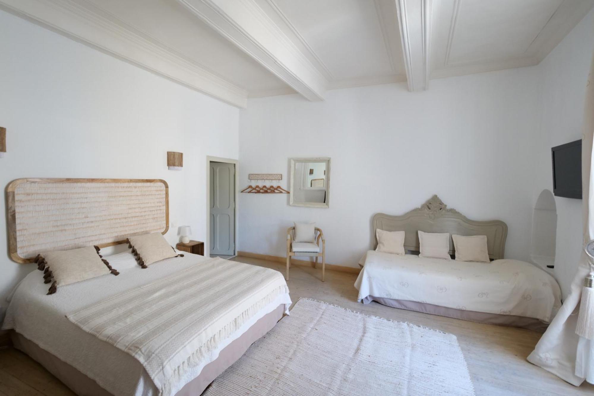 Chambres Du Vieux Bistrot Cabrières-dʼAvignon Esterno foto