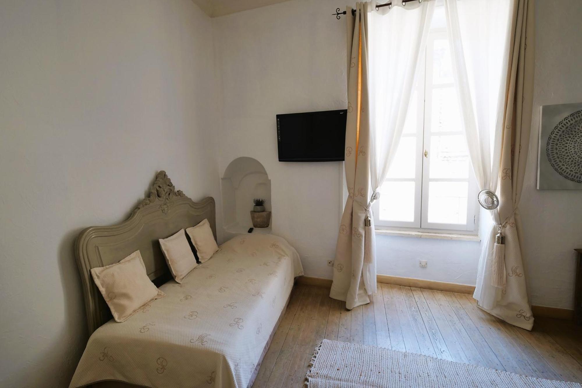 Chambres Du Vieux Bistrot Cabrières-dʼAvignon Esterno foto