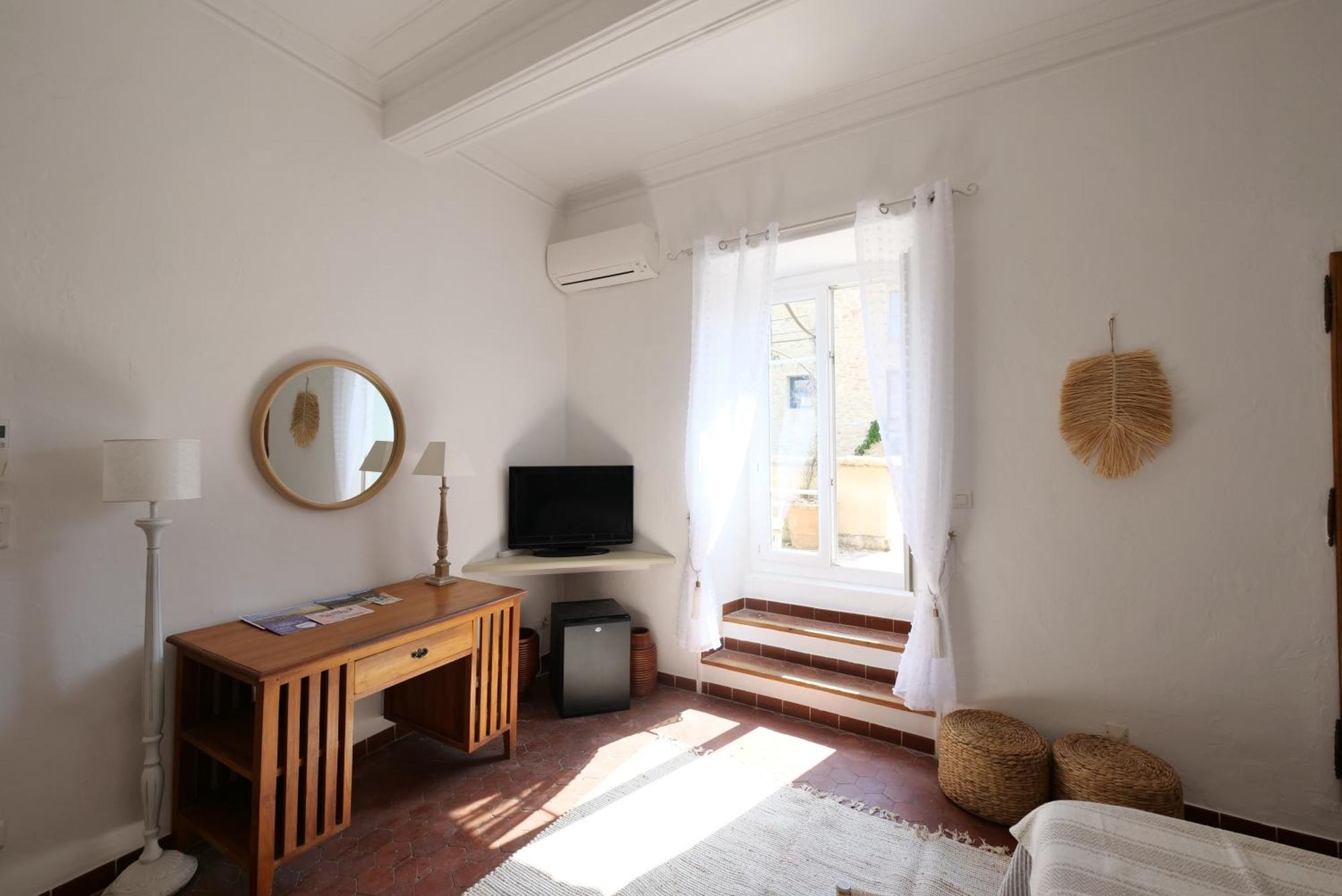 Chambres Du Vieux Bistrot Cabrières-dʼAvignon Esterno foto