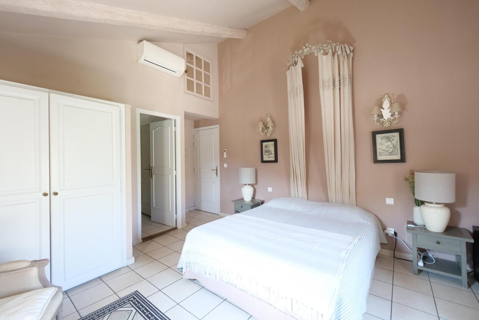 Chambres Du Vieux Bistrot Cabrières-dʼAvignon Esterno foto
