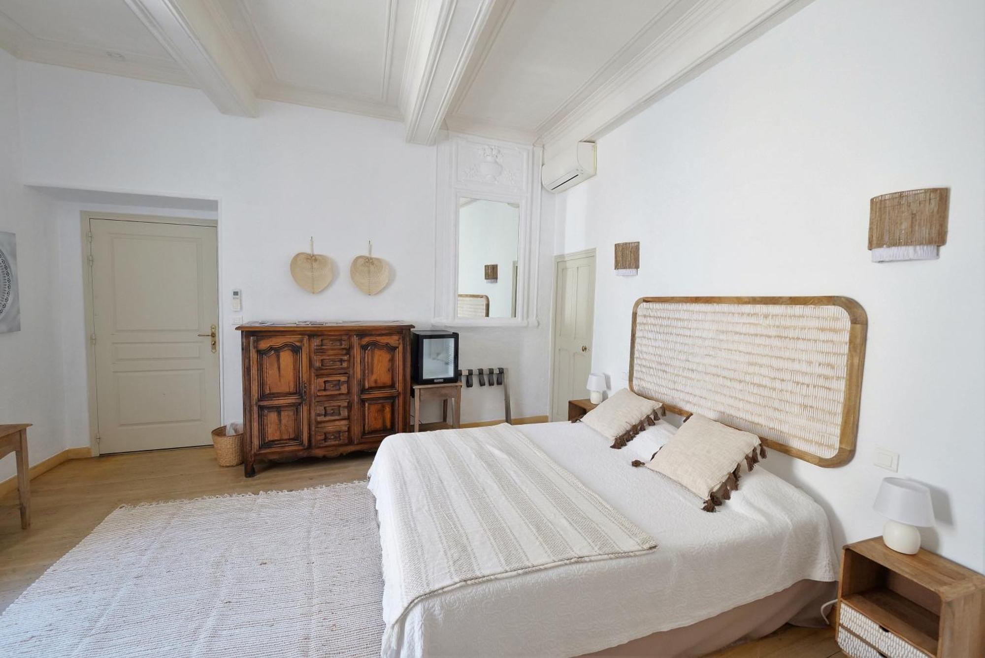 Chambres Du Vieux Bistrot Cabrières-dʼAvignon Esterno foto