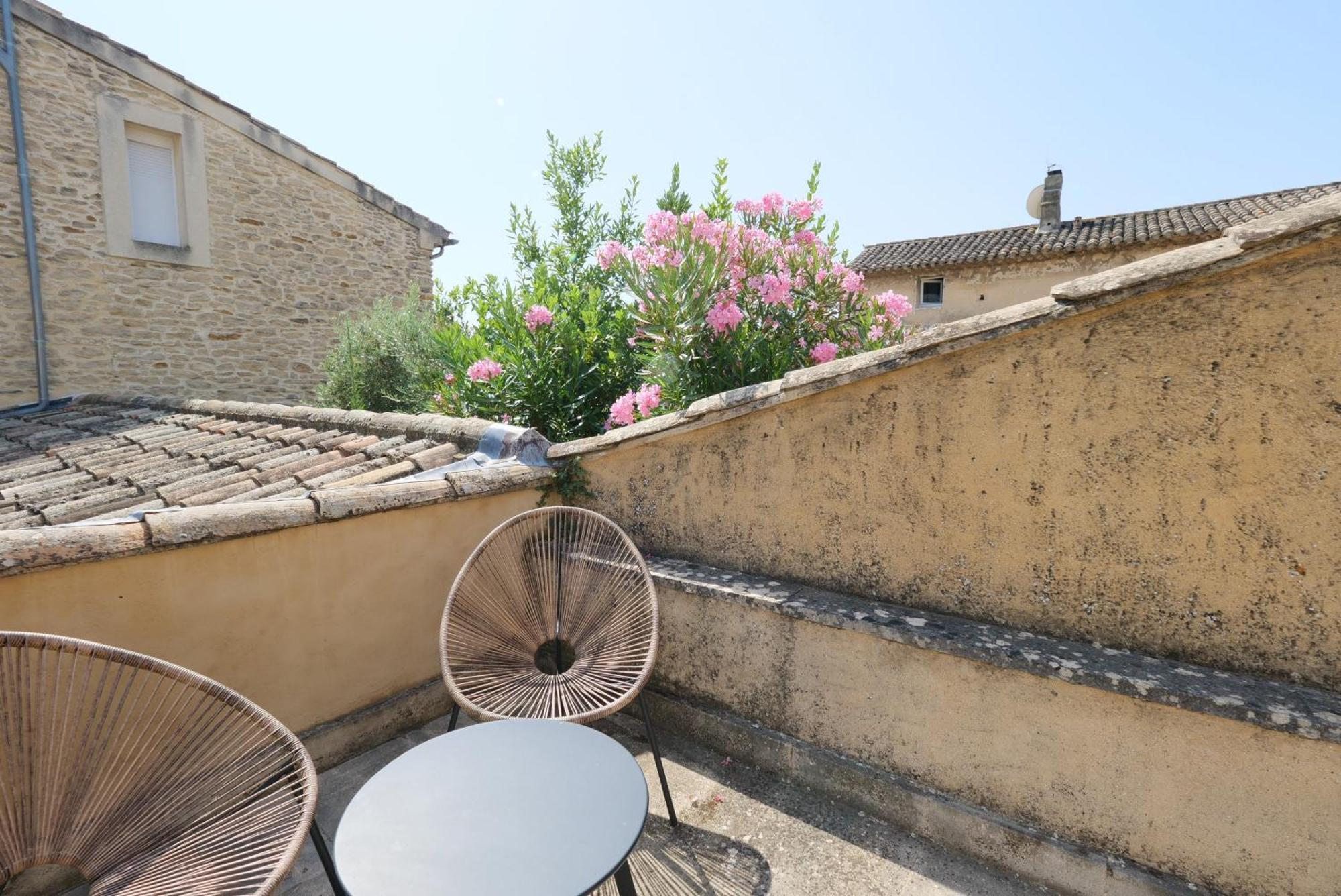 Chambres Du Vieux Bistrot Cabrières-dʼAvignon Esterno foto