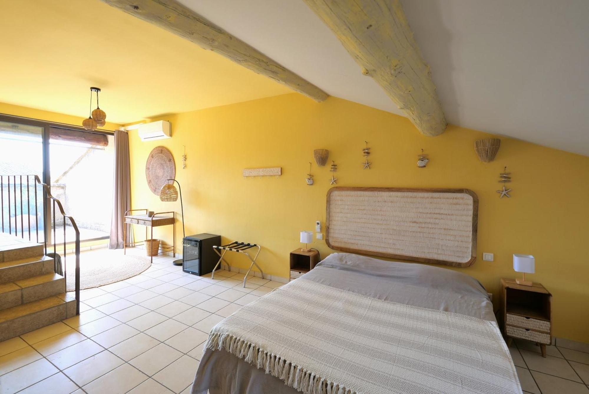 Chambres Du Vieux Bistrot Cabrières-dʼAvignon Esterno foto
